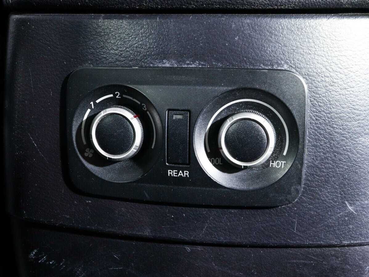 Mitsubishi Pajero, 2010 Фото №14