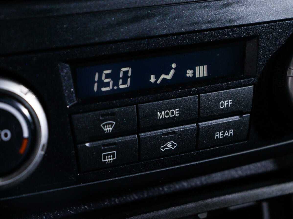 Mitsubishi Pajero, 2010 Фото №18