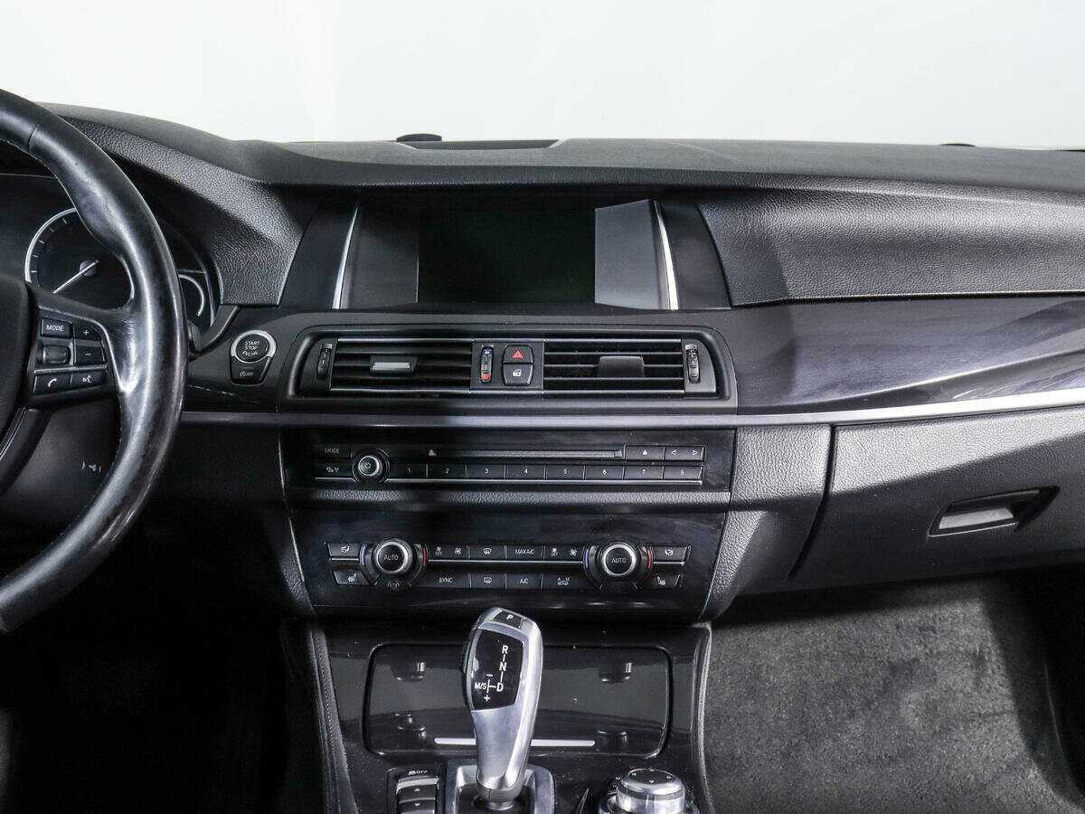 BMW 5 серии 520i, 2014 Фото №11