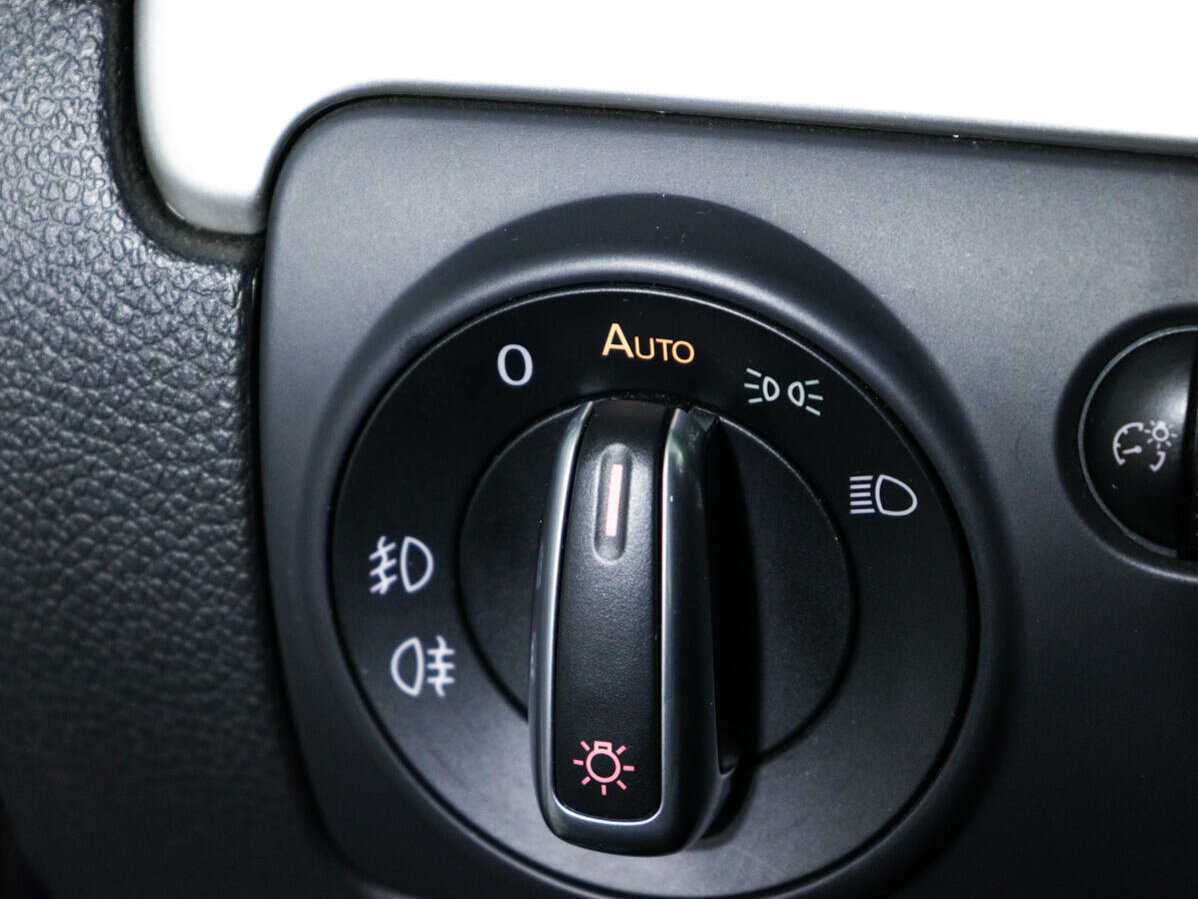 Volkswagen Golf, 2009 Фото №17