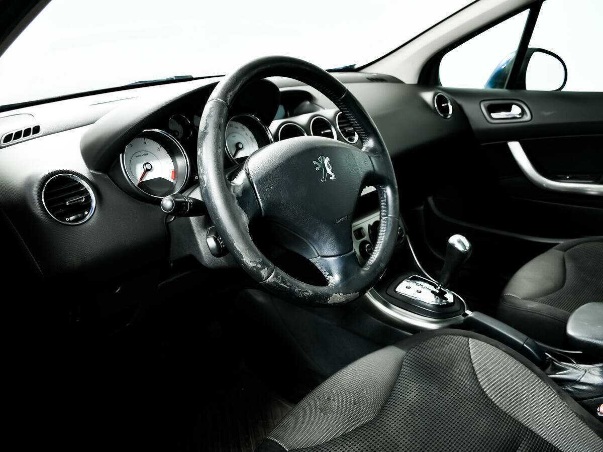 Peugeot 308, 2010 Фото №13