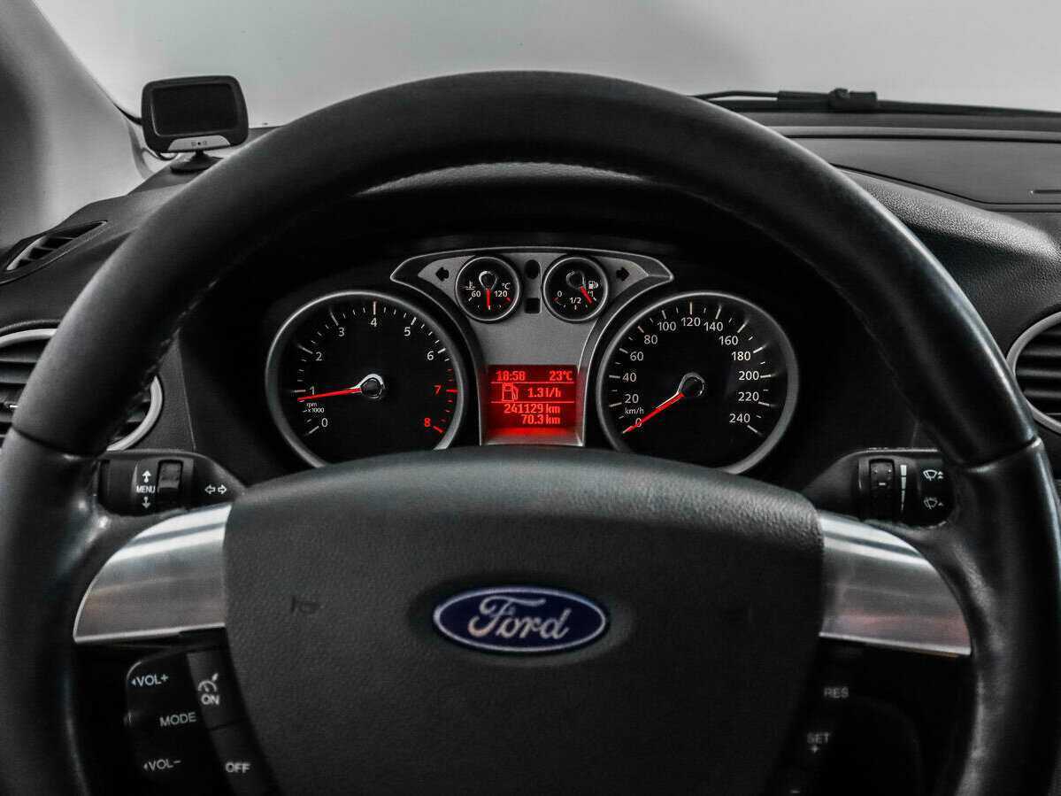 Ford Focus, 2011 Фото №16