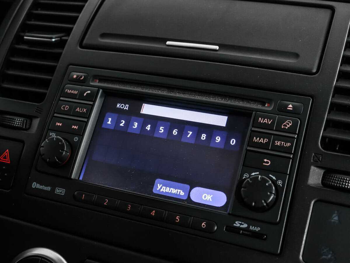 Nissan Tiida, 2010 Фото №12