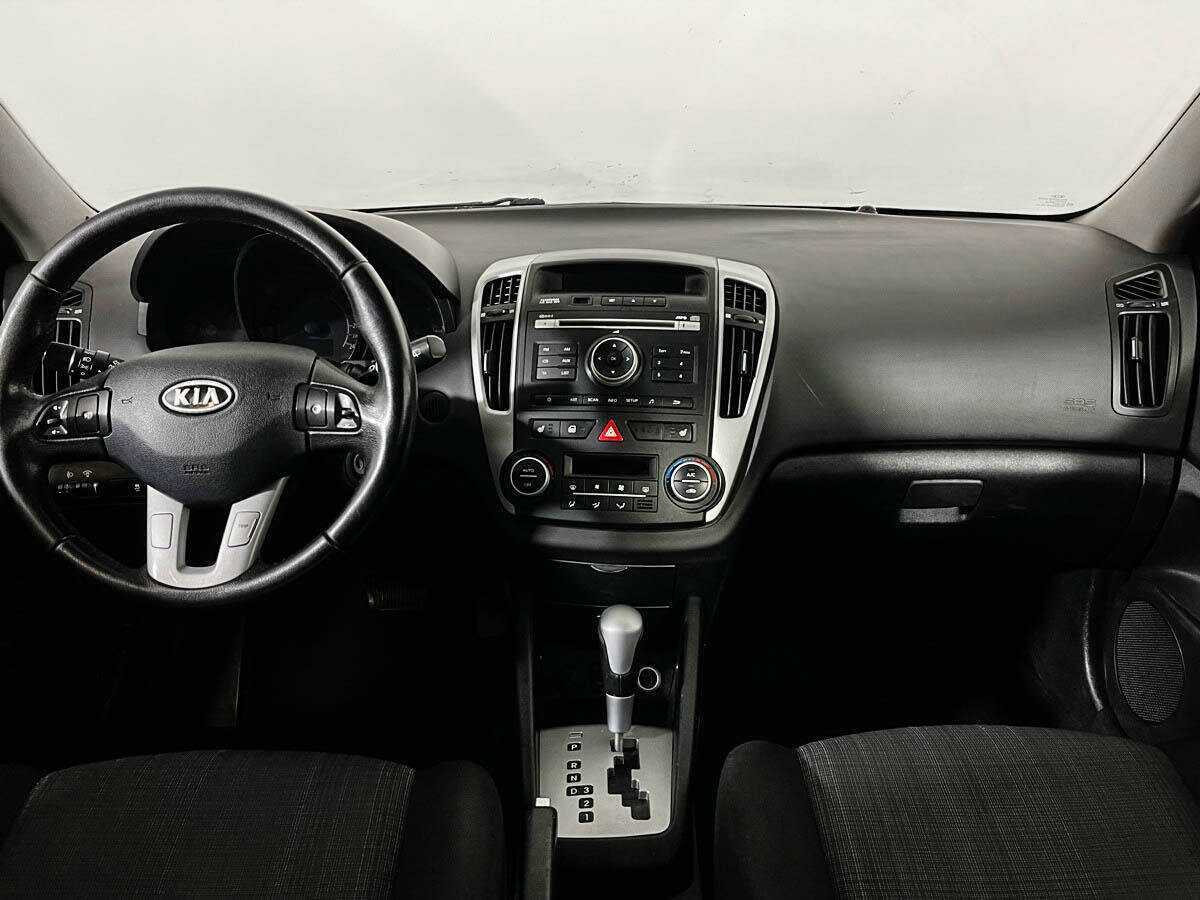 Kia Ceed, 2011 Фото №12