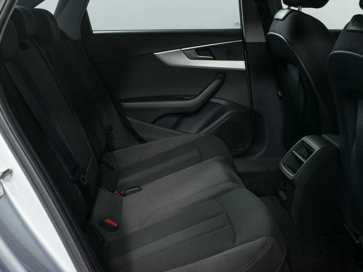 Audi A4, 2017 Фото №11