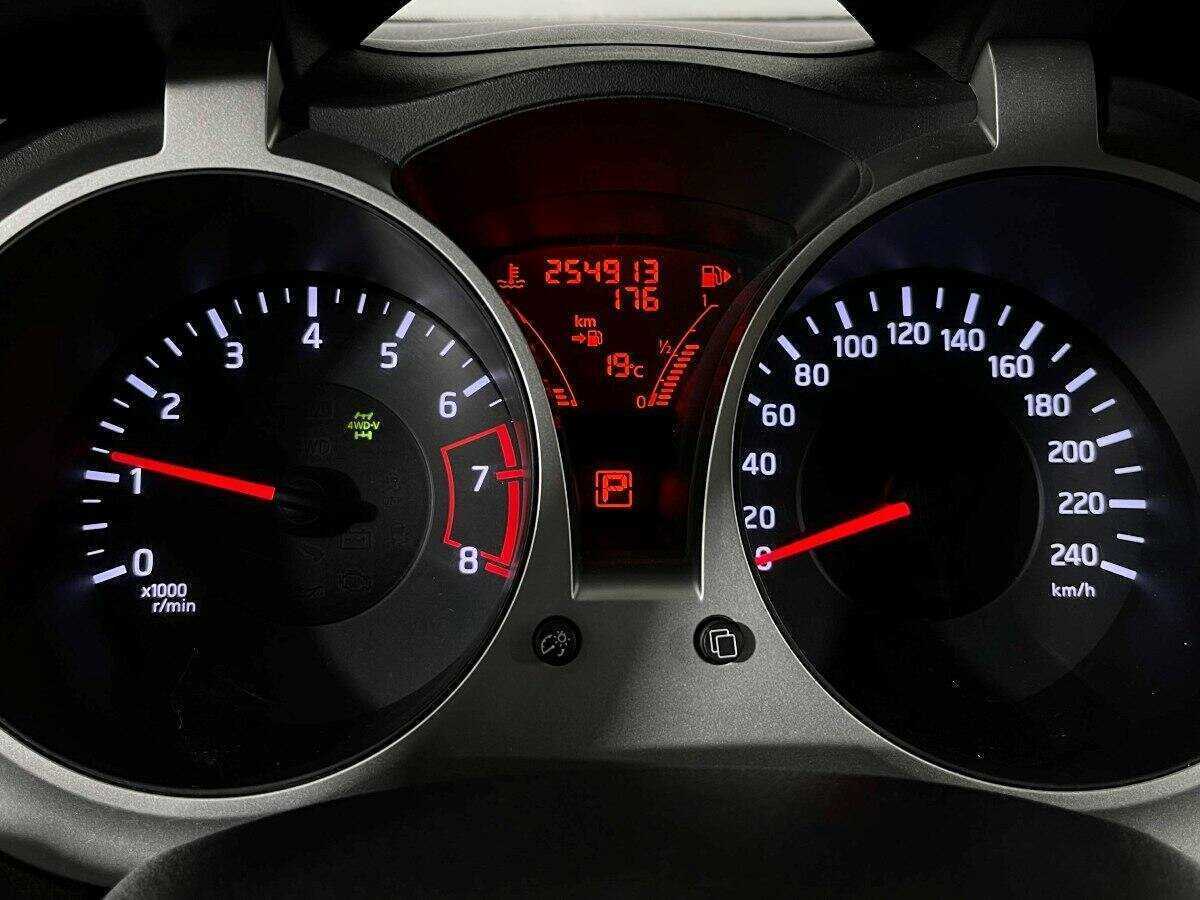 Nissan Juke, 2011 Фото №11