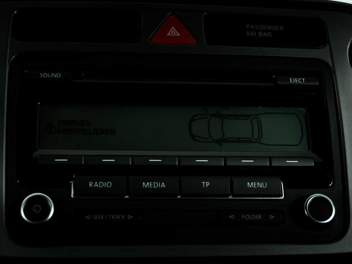 Volkswagen Tiguan, 2010 Фото №15