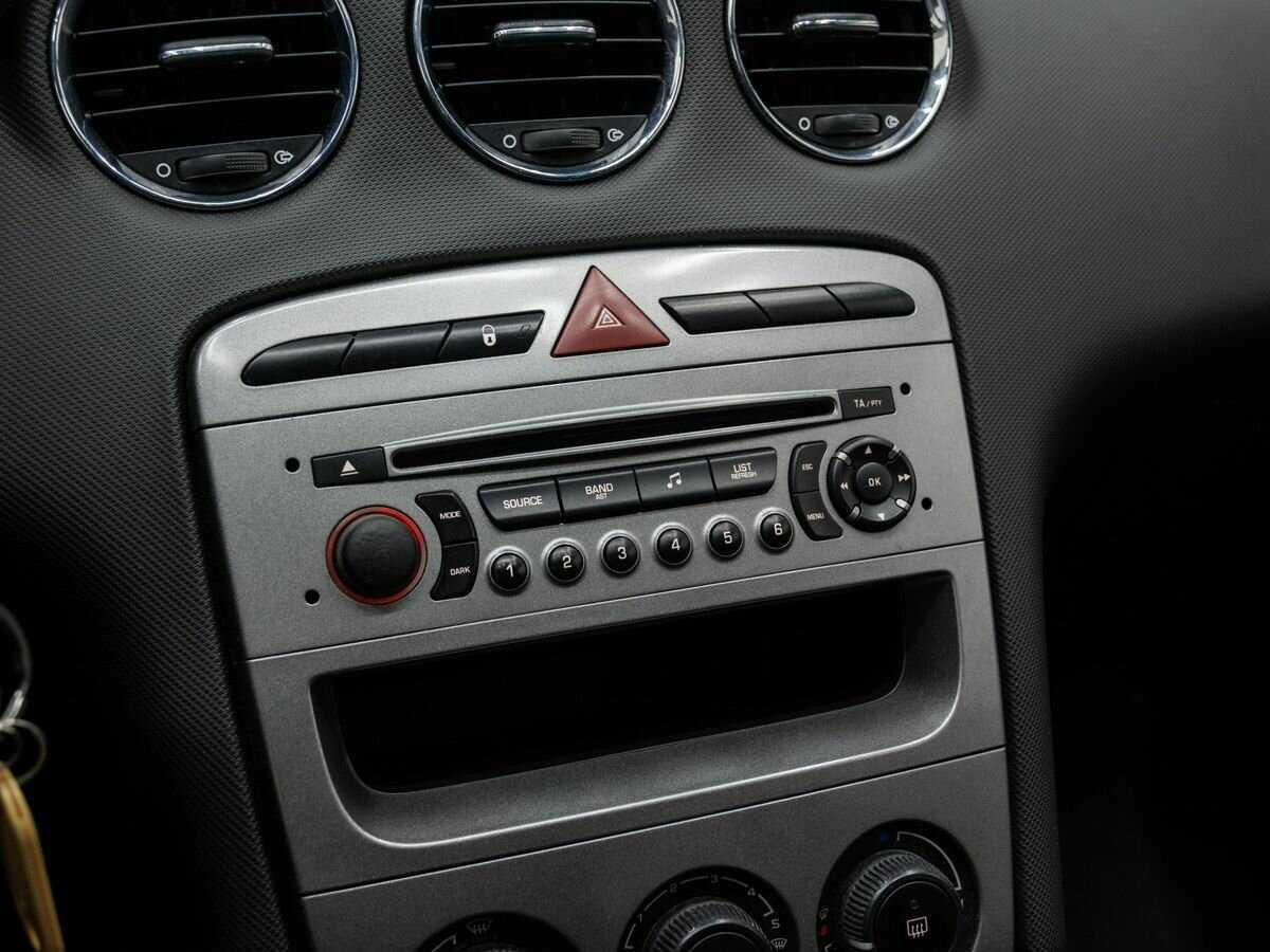 Peugeot 308, 2010 Фото №16