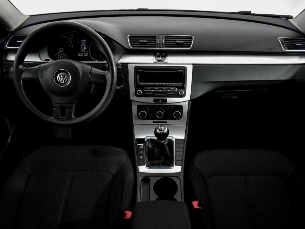 Volkswagen Passat, 2011 Фото №12