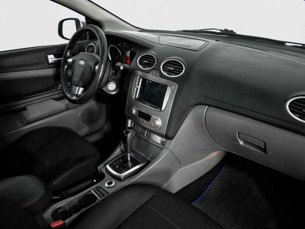 Ford Focus, 2010 Фото №12