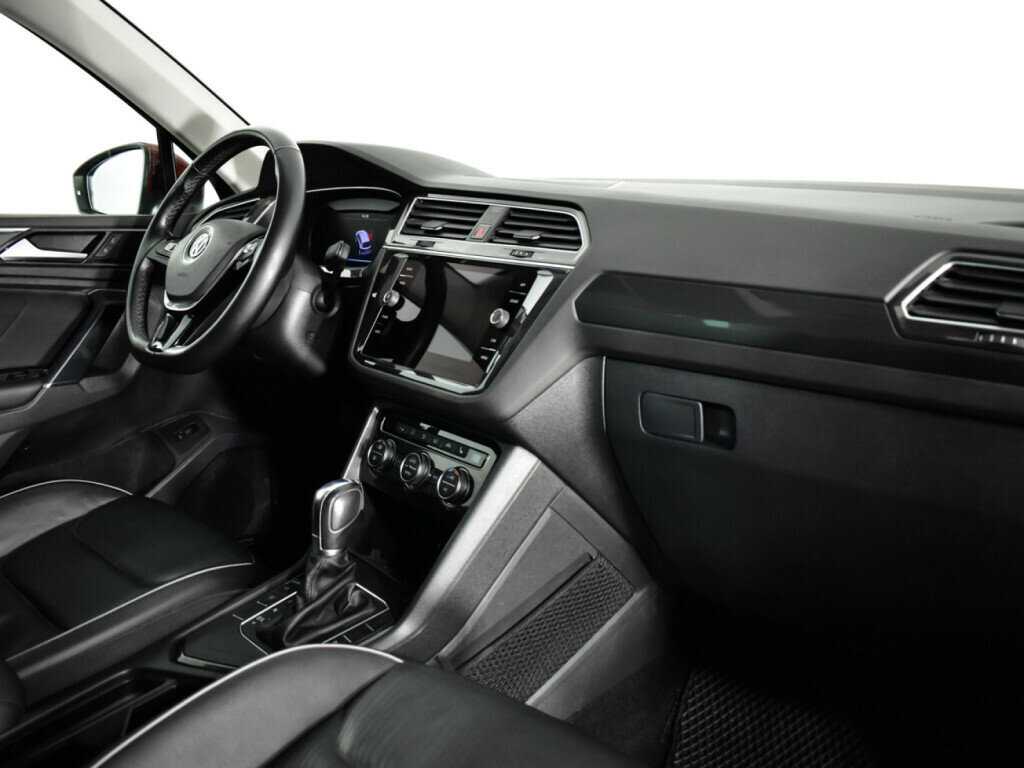 Volkswagen Tiguan, 2018 Фото №9