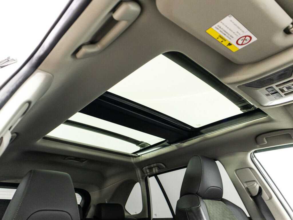 Toyota RAV4, 2022 Фото №21