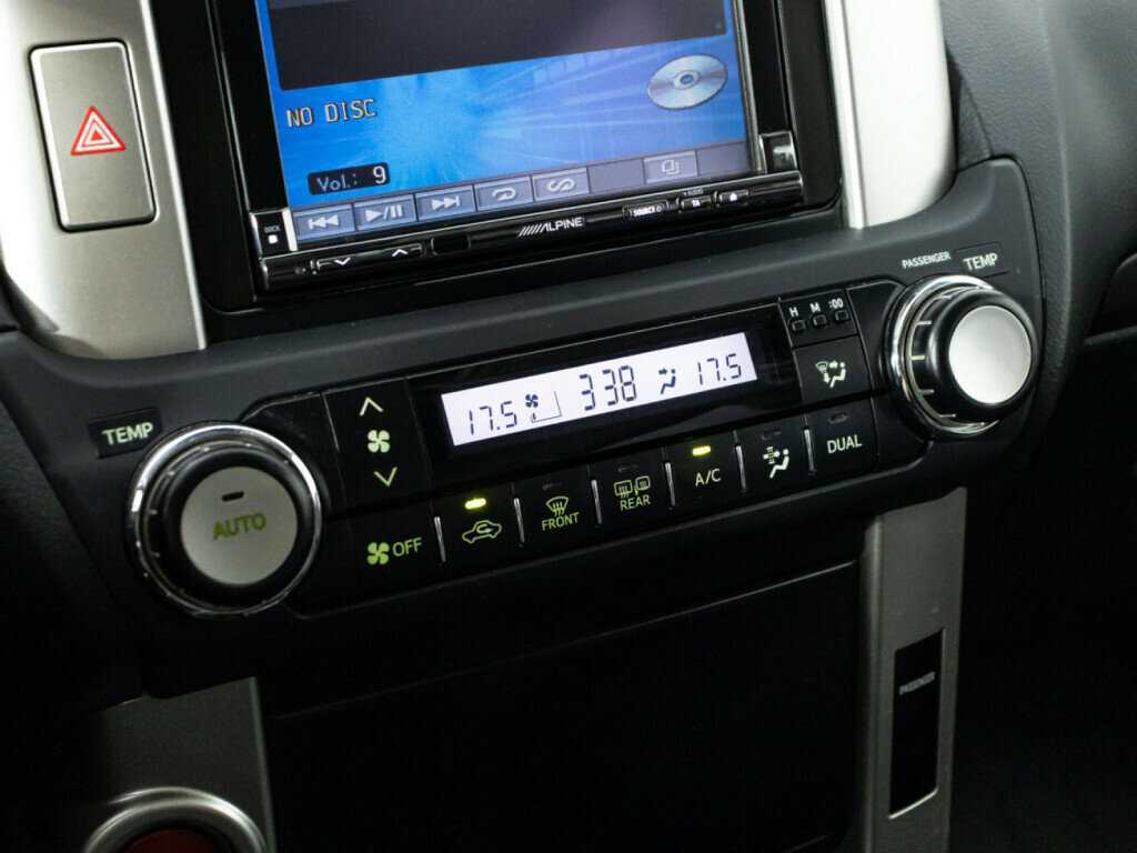 Toyota Land Cruiser Prado, 2011 Фото №16