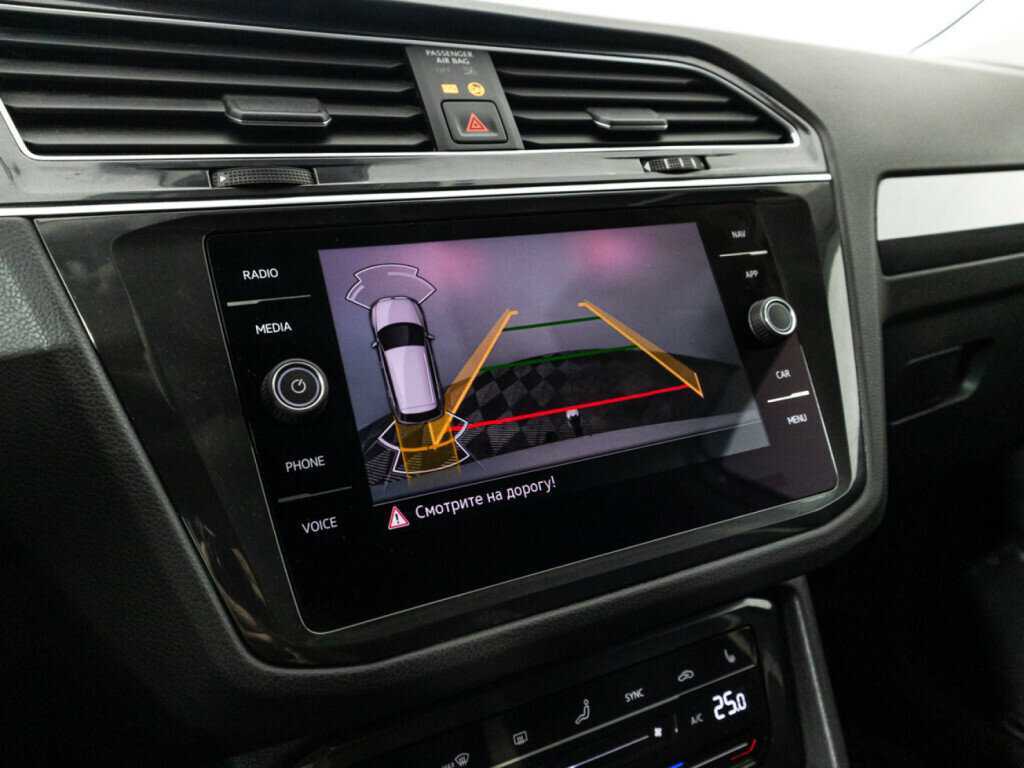 Volkswagen Tiguan, 2021 Фото №16