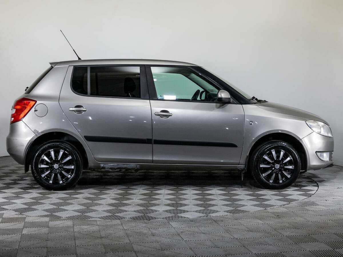 Skoda Fabia, 2011 Фото №4