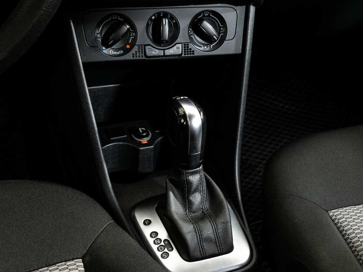 Volkswagen Polo, 2010 Фото №12