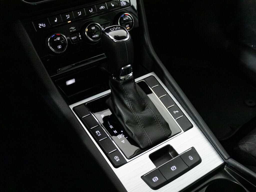 Skoda Superb, 2021 Фото №17