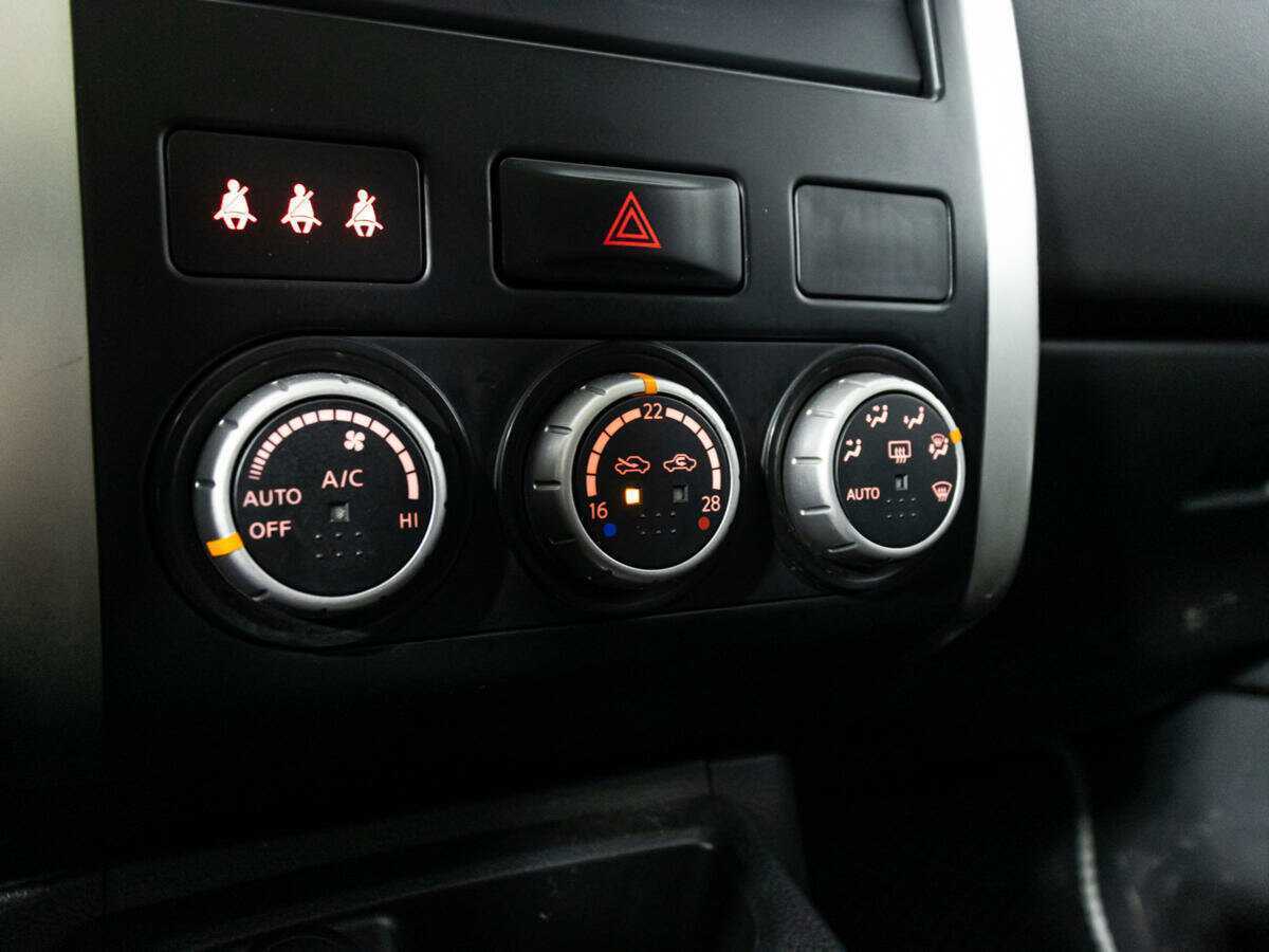 Nissan X-Trail, 2011 Фото №18