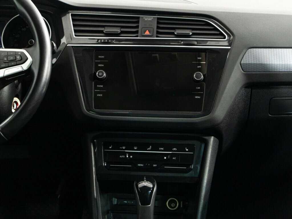 Volkswagen Tiguan, 2020 Фото №14