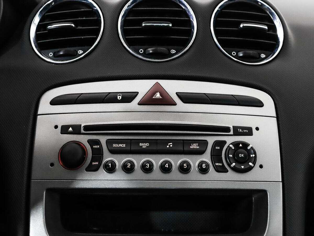 Peugeot 308, 2010 Фото №13