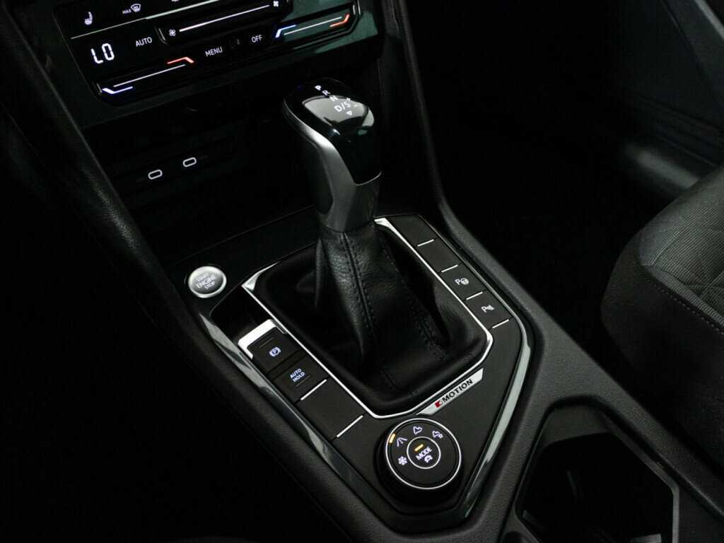 Volkswagen Tiguan, 2021 Фото №20