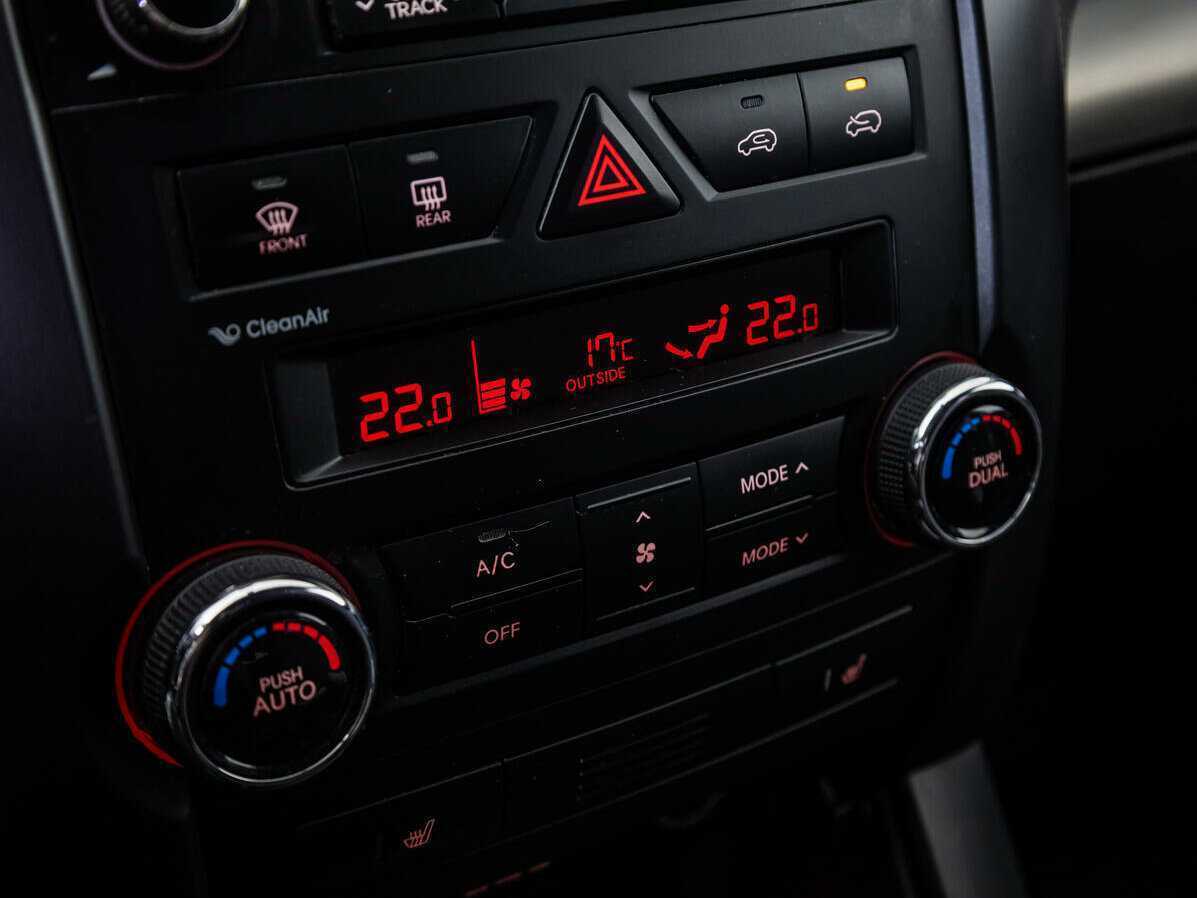 Kia Sorento, 2010 Фото №12