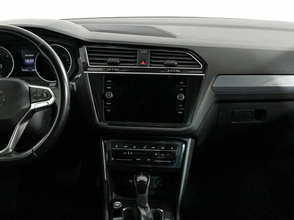 Volkswagen Tiguan, 2021 Фото №14