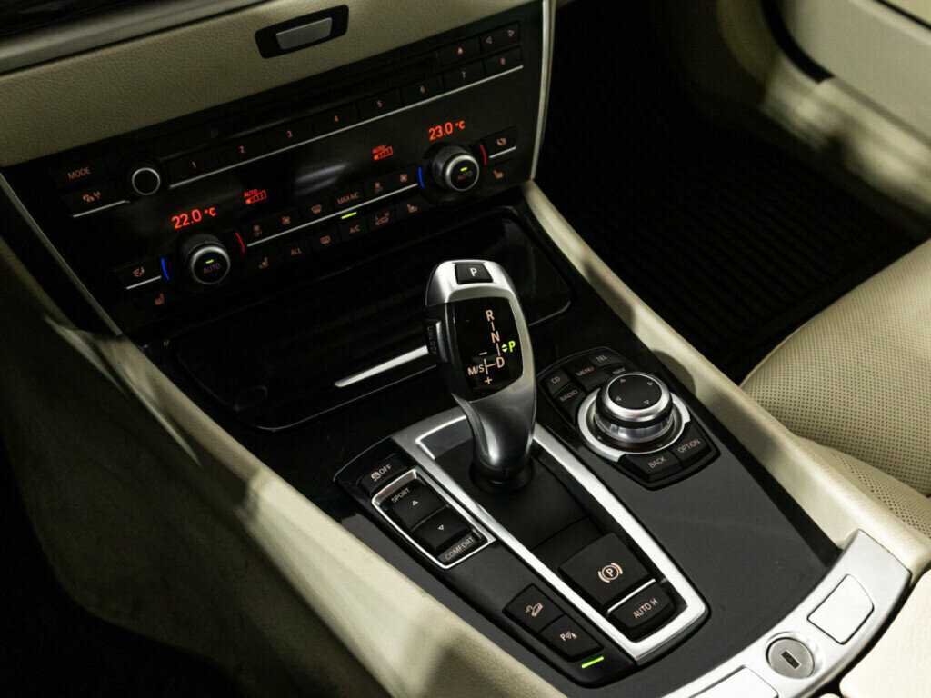 BMW 5 серии Gran Turismo 530d xDrive, 2012 Фото №18