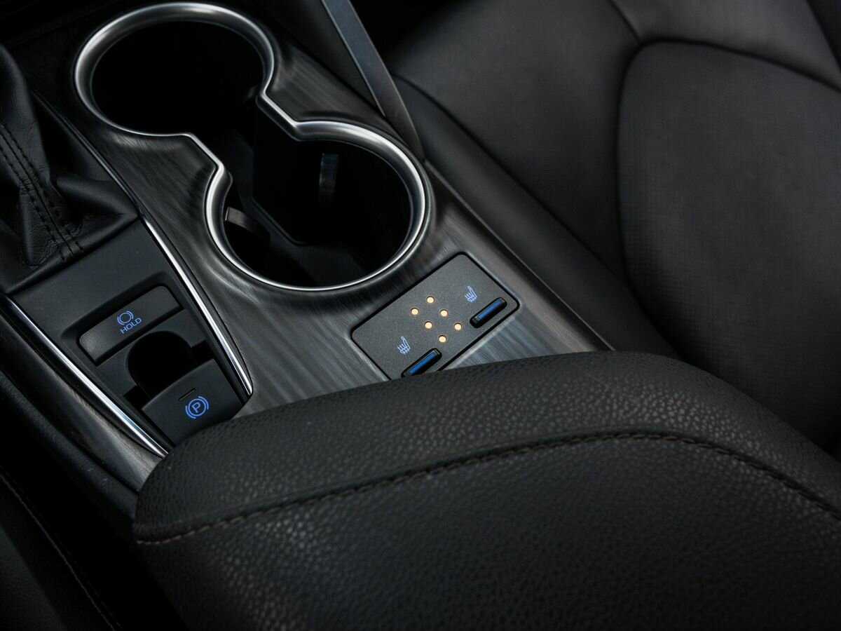 Toyota Camry, 2022 Фото №19