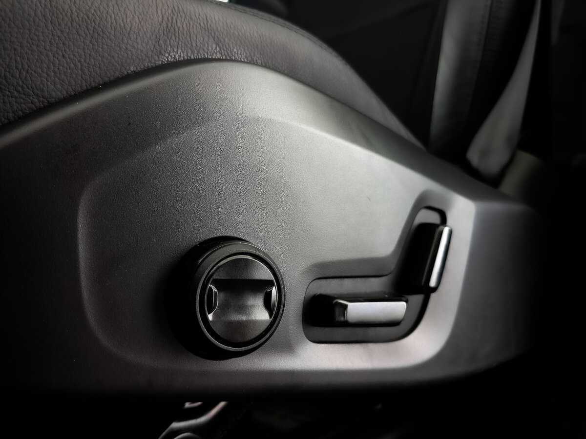 Volvo XC60, 2020 Фото №25