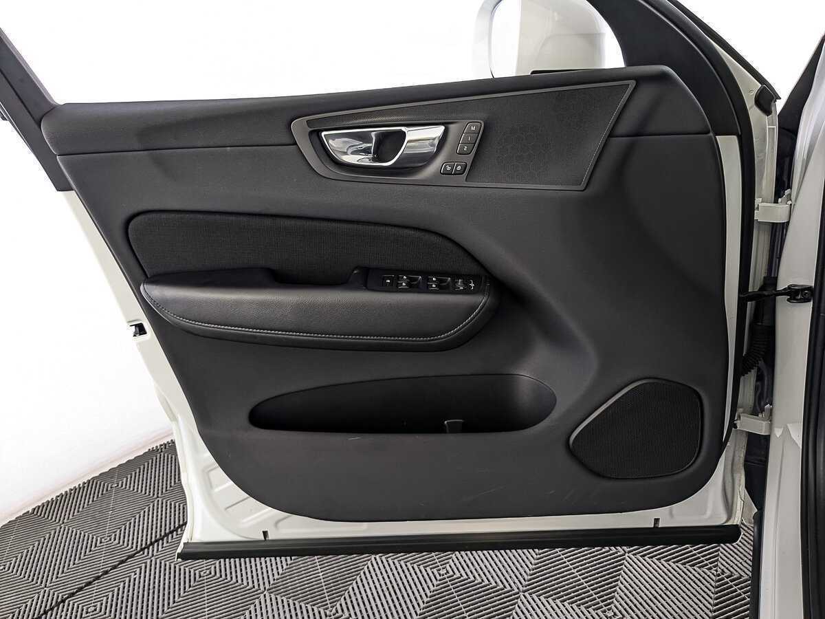 Volvo XC60, 2019 Фото №19