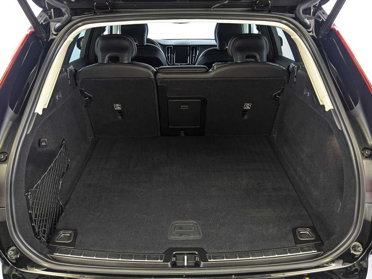 Volvo XC60, 2021 Фото №10