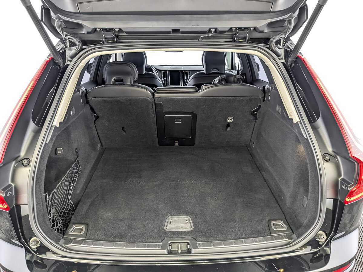 Volvo XC60, 2020 Фото №10