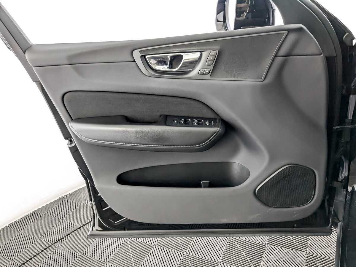 Volvo XC60, 2020 Фото №17