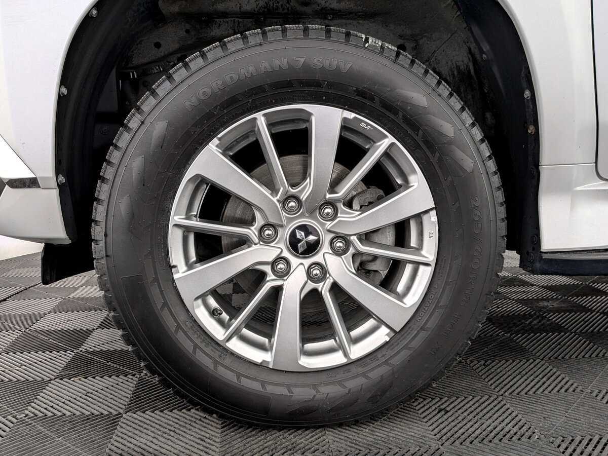 Mitsubishi Pajero Sport, 2018 Фото №18