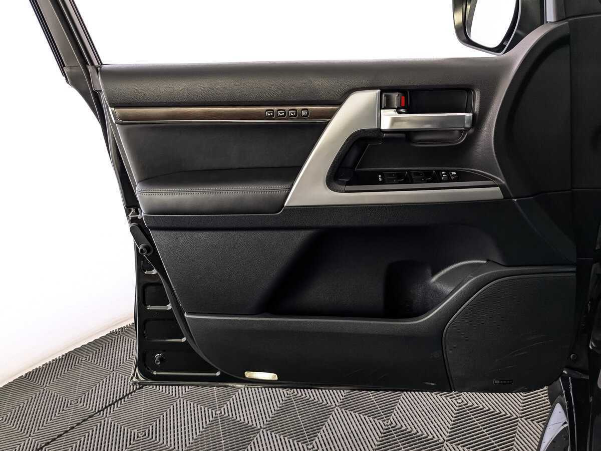 Toyota Land Cruiser, 2019 Фото №19