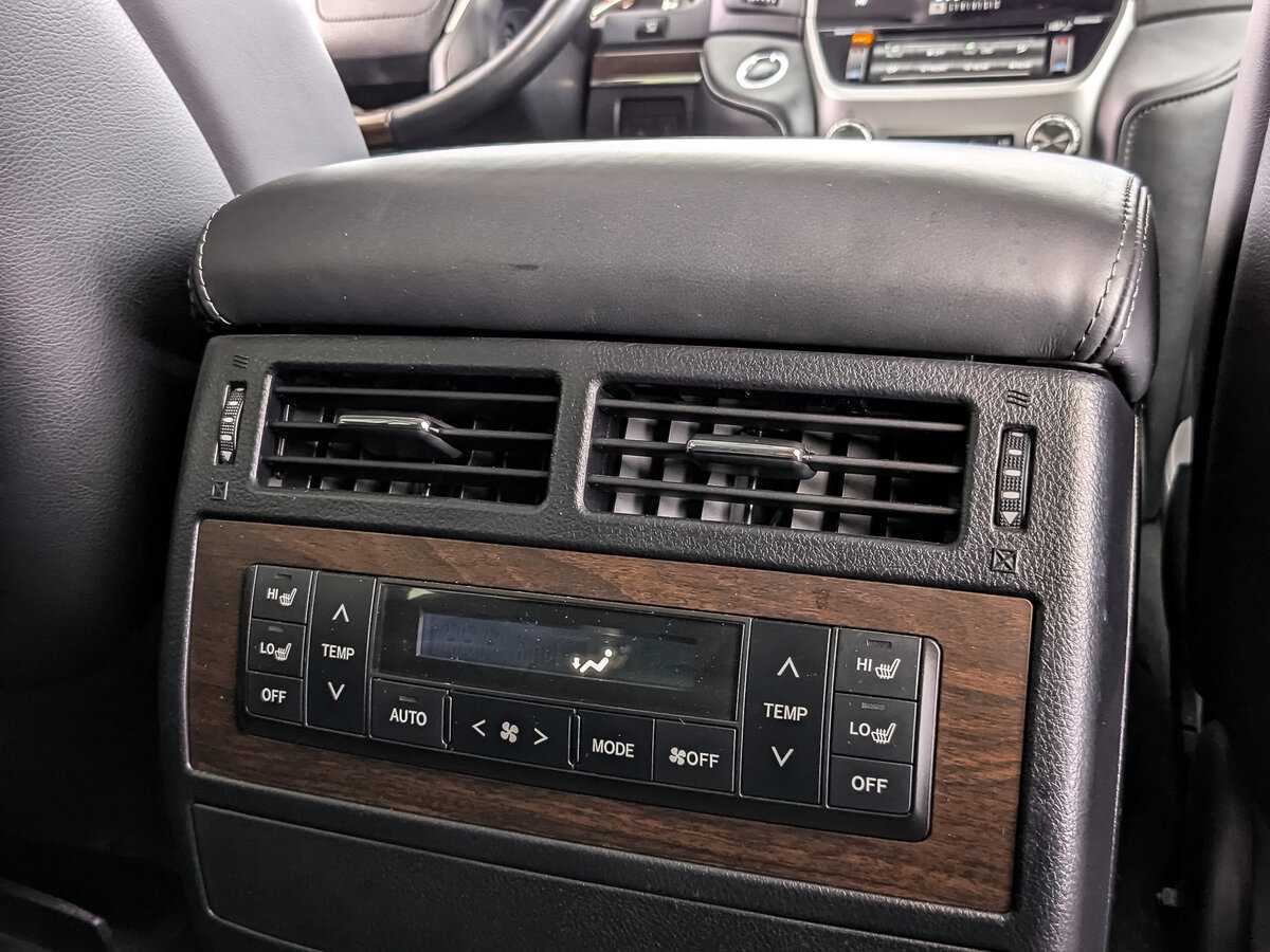 Toyota Land Cruiser, 2019 Фото №21