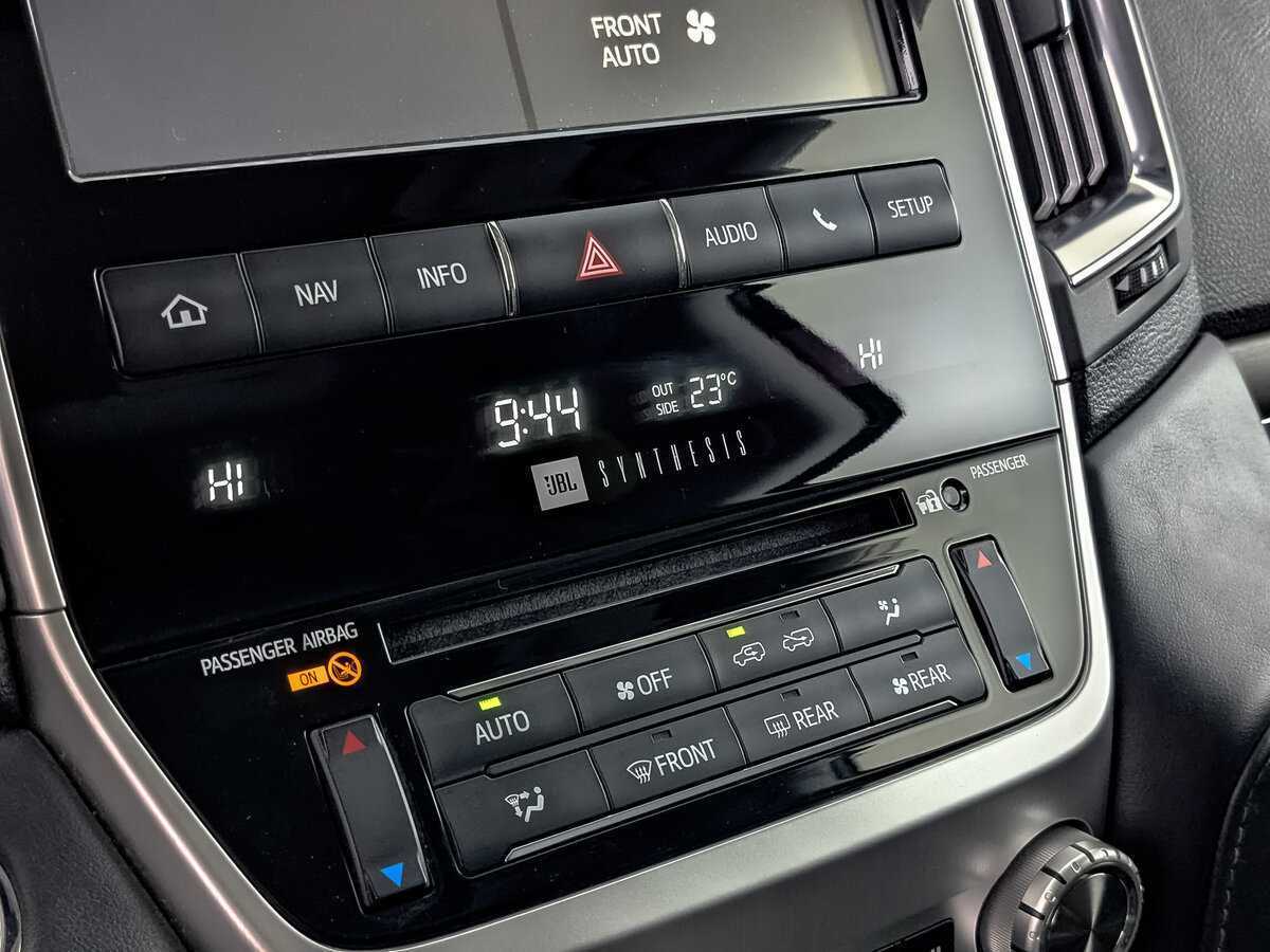 Toyota Land Cruiser, 2019 Фото №28