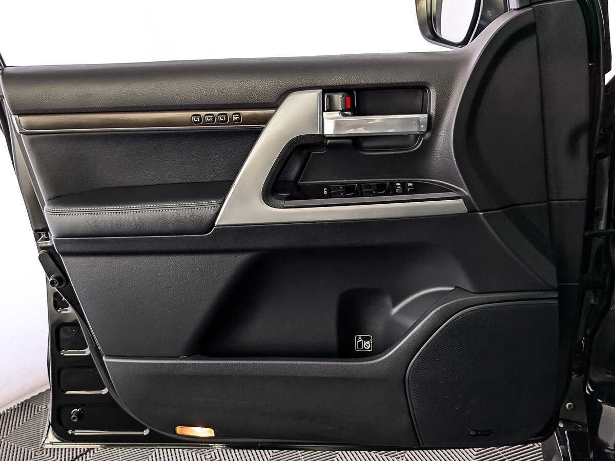 Toyota Land Cruiser, 2018 Фото №19