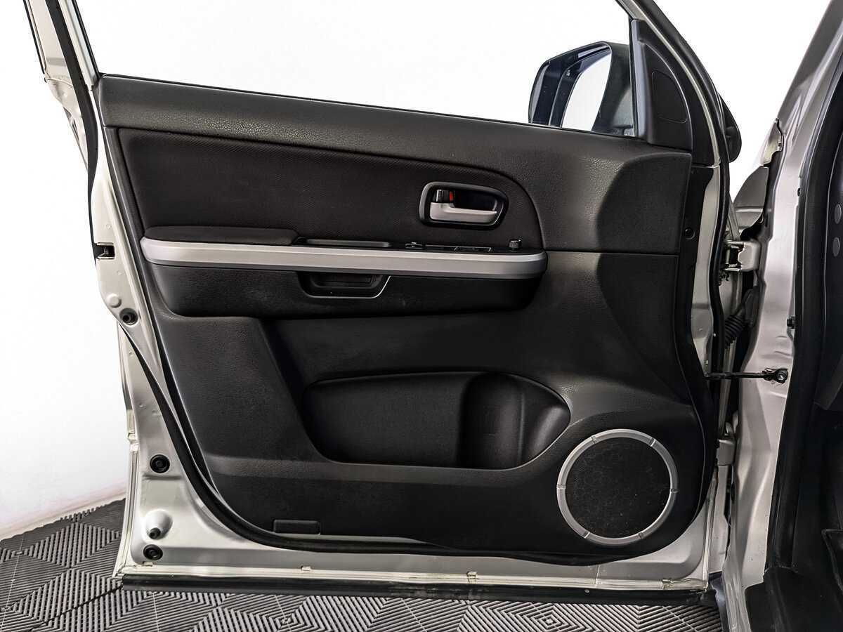 Suzuki Grand Vitara, 2010 Фото №19