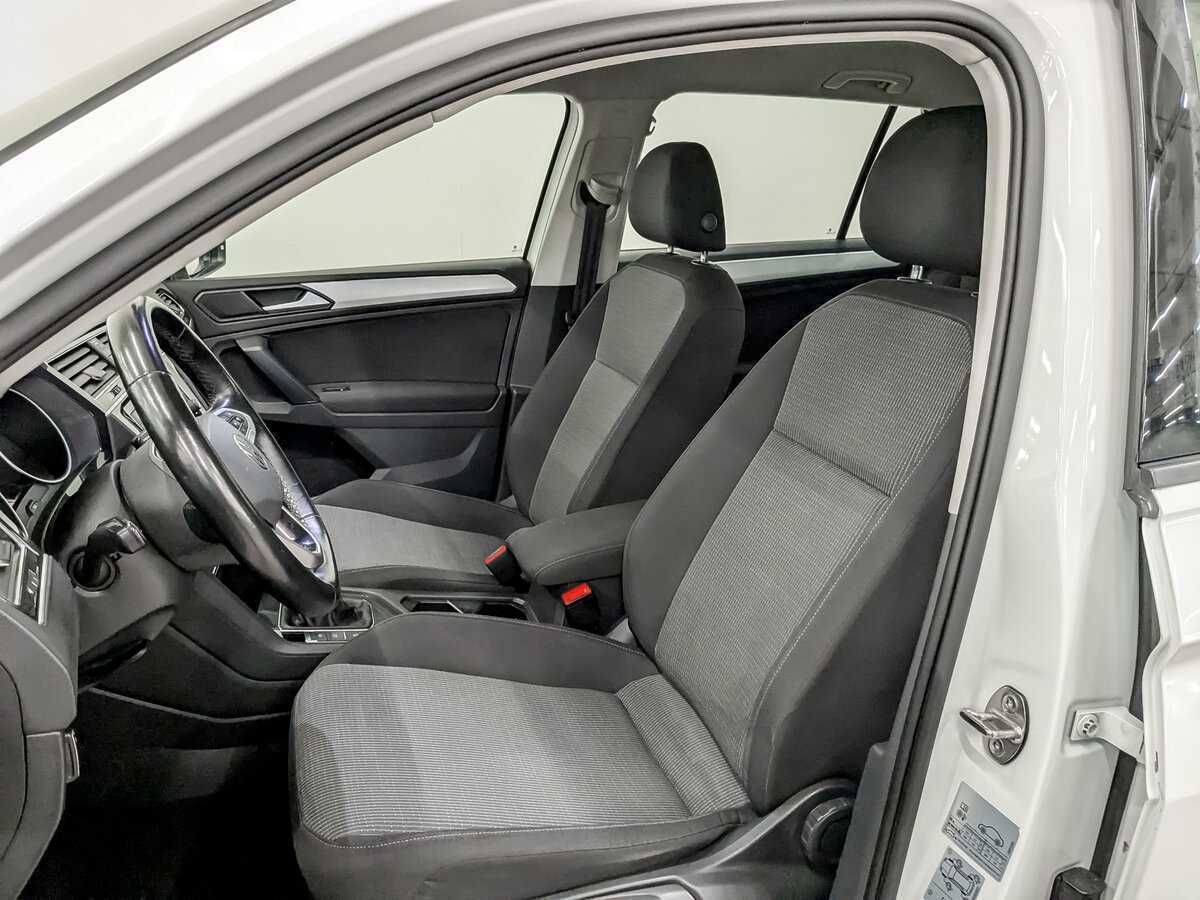 Volkswagen Tiguan, 2021 Фото №17