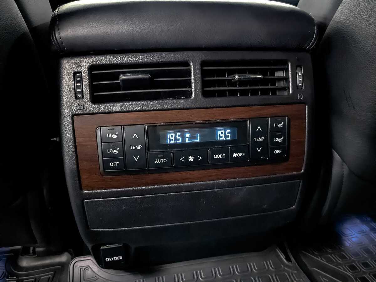 Toyota Land Cruiser, 2017 Фото №25