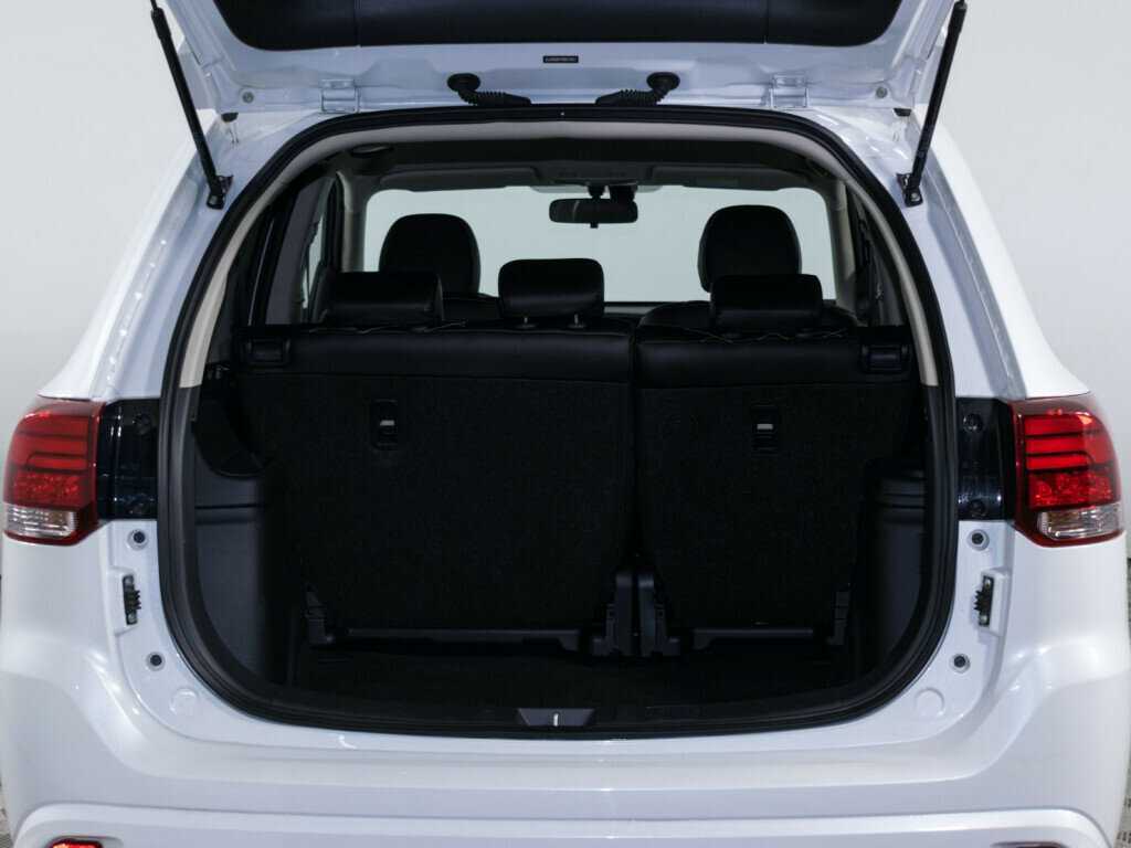 Mitsubishi Outlander, 2022 - 15 700 км. | Фото №7