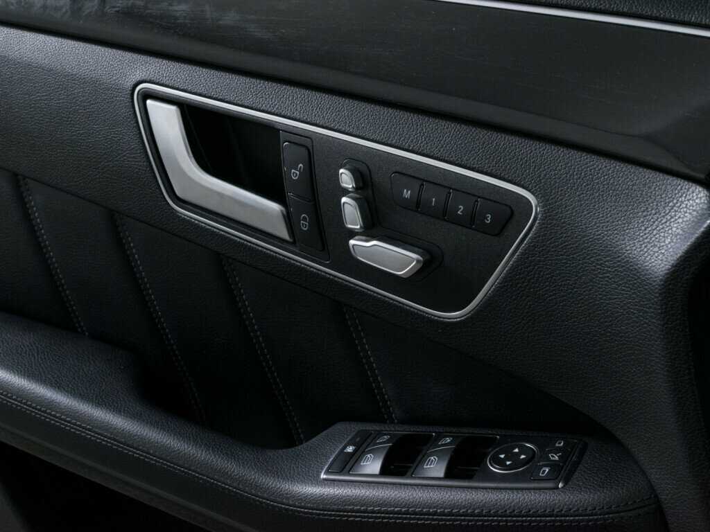 Mercedes-Benz E-Класс 300, 2013 Фото №16