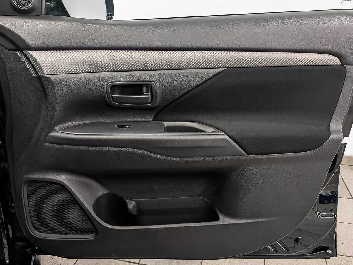 Mitsubishi Outlander, 2018 Фото №24