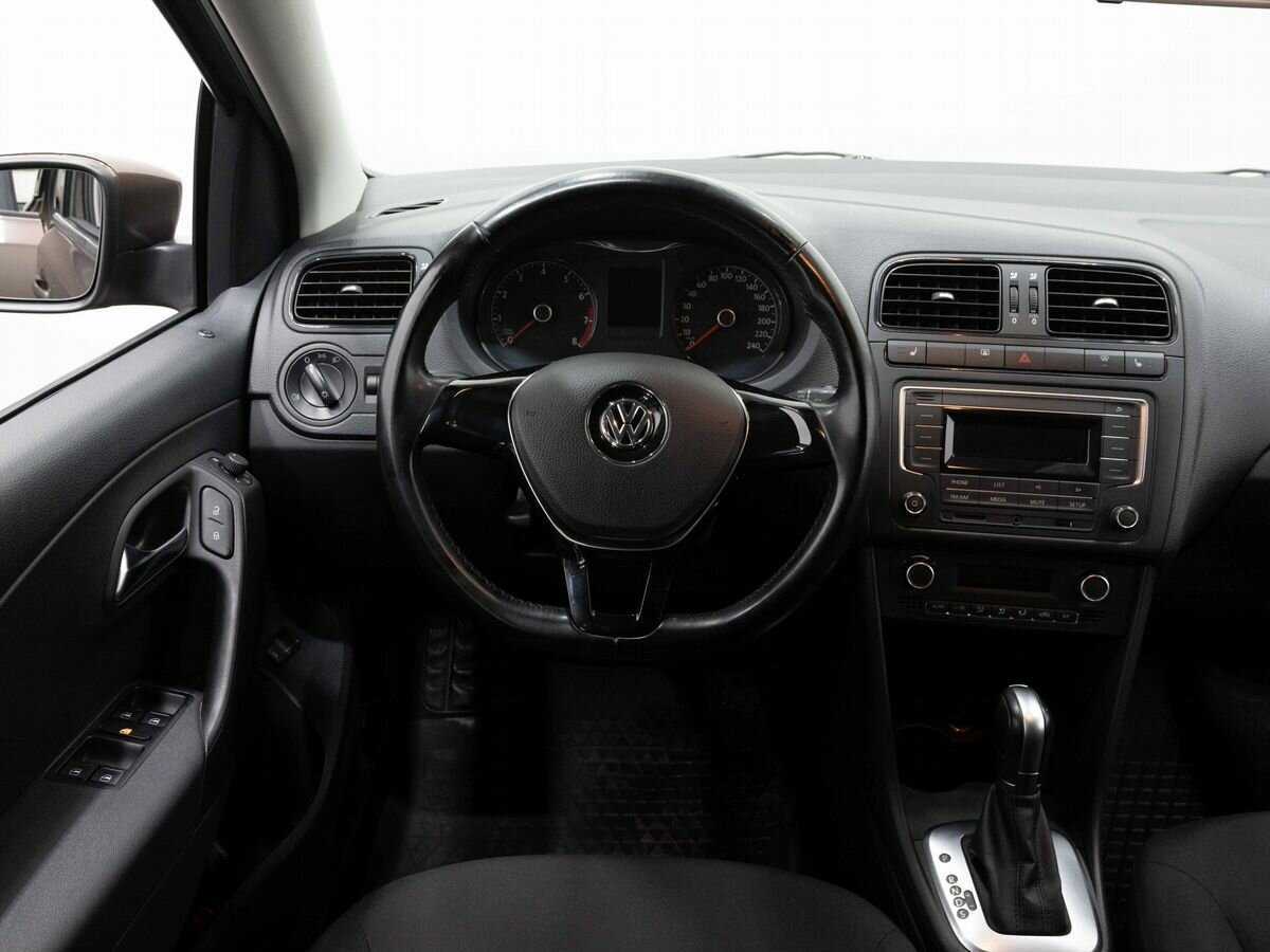Volkswagen Polo, 2016 Фото №15