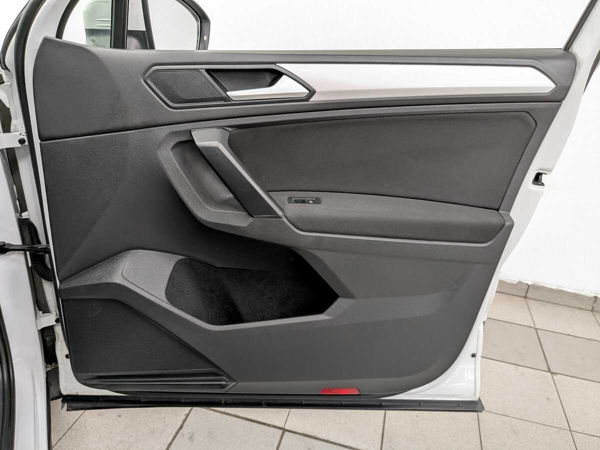 Volkswagen Tiguan, 2021 Фото №23