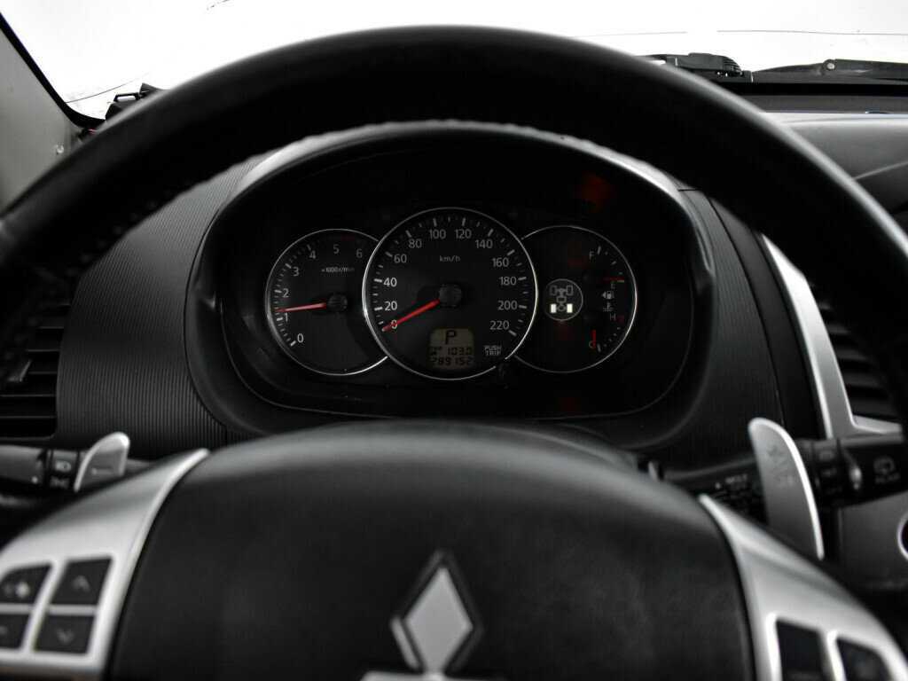 Mitsubishi Pajero Sport, 2010 Фото №20