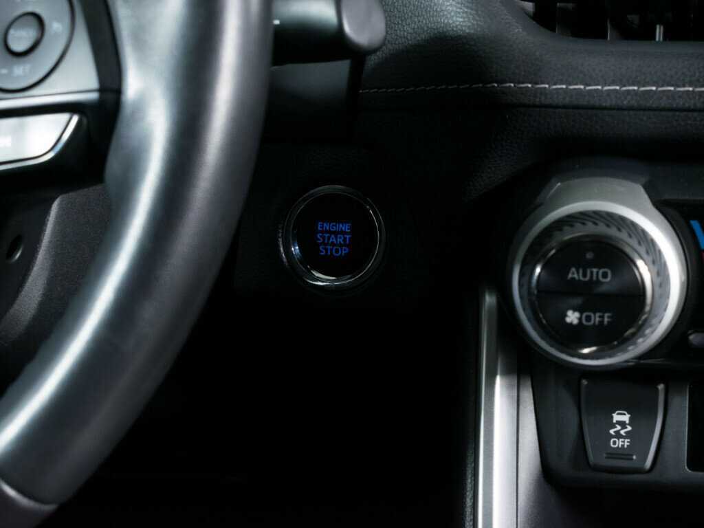 Toyota RAV4, 2021 Фото №15