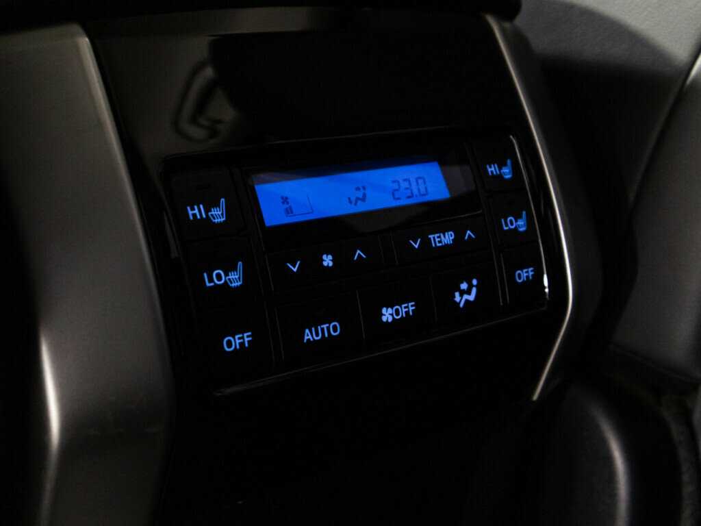 Toyota Land Cruiser Prado, 2019 Фото №18